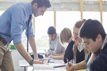 英国留学生摘要怎么写 Essay写作摘要可以传达哪些信息？