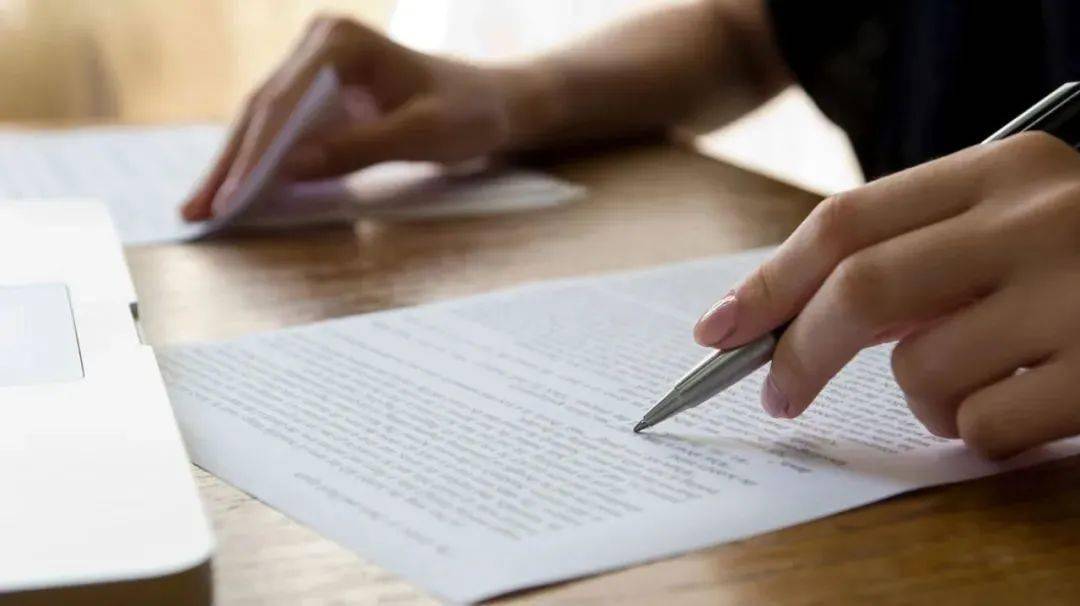 期末了竟然还有人不会写Essay？掌握这些技巧，让你轻松得高分！